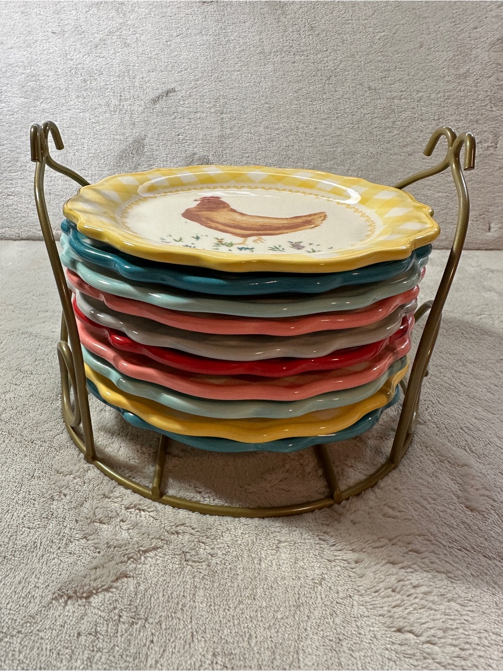 The Pioneer Woman Gingham Scalloped Dessert Plates (10) Farm Animals W/ Holder